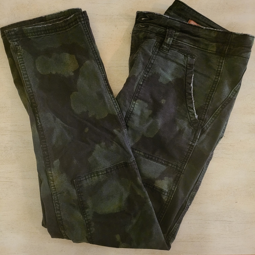Pilcro High Waist Camo Pants Size 27
